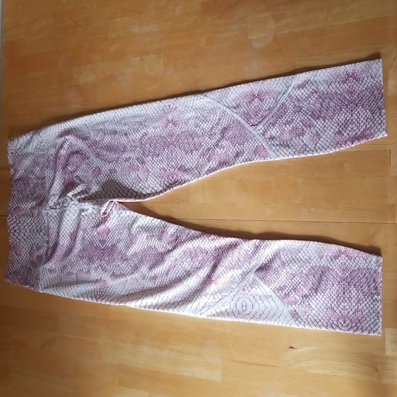 Varley Letelux Kensington Legging Tight in Coral Snake - Picture 12 of 14